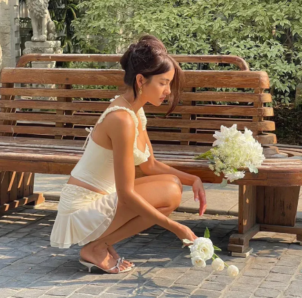 Cream Sweetheart Neckline Top