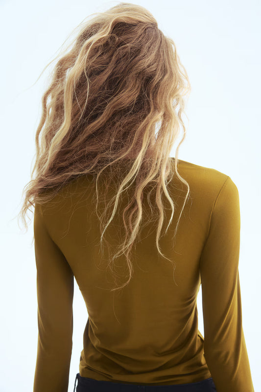 Long-sleeved jersey top